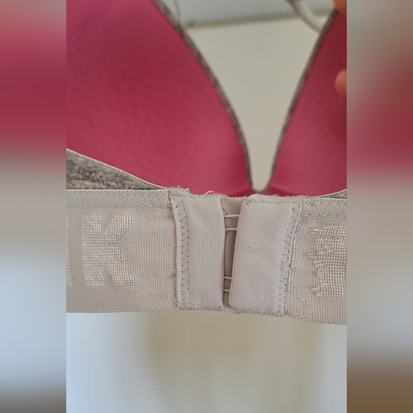 PINK Wireless Tshirt Bra 32C - Picture 3 of 5